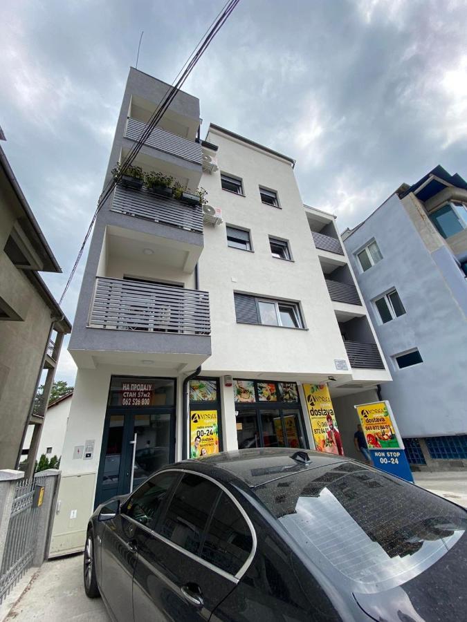 Dom Apartmani 크라구예바츠 외부 사진